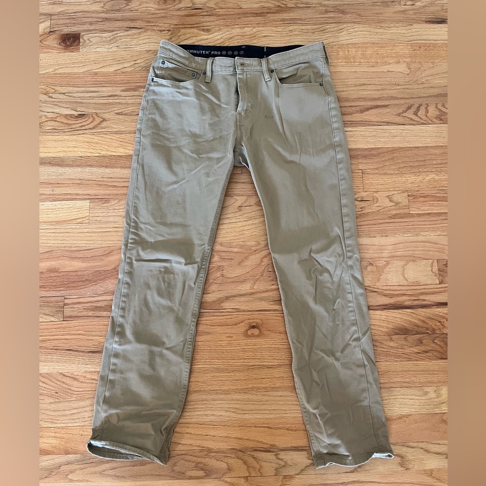 Levi’s Commuter jeans in tan, slim straight fit. 33x32